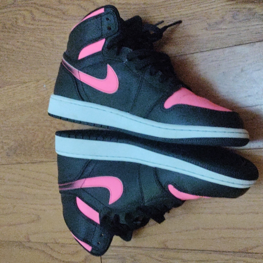 Air Jordan 1 Retro High Sneakers - Black and Pink